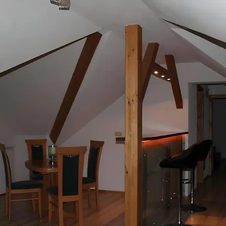 Apartment Mit Balkon